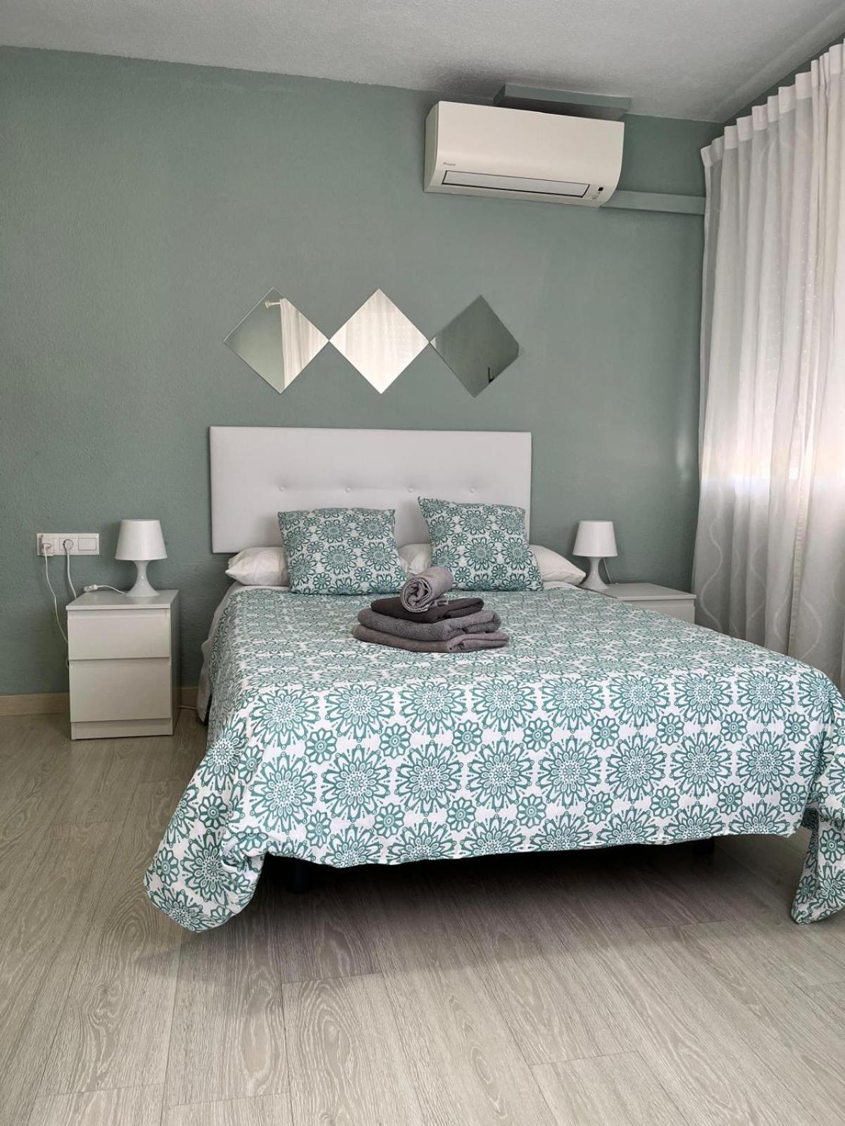 Patrocinio Apartment Malaga Bagian luar foto